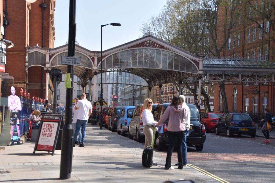 London: Private Beatles Taxi Tour - Marylebone landmarks and the wedding photo stops