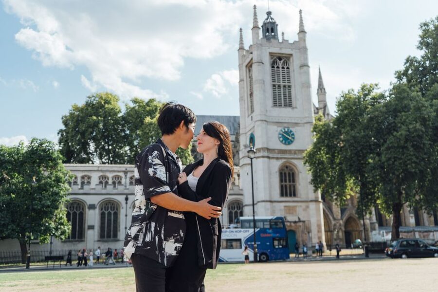 London: Private Photo Session in Westminster - Big Ben stop: iconic framing with less stress