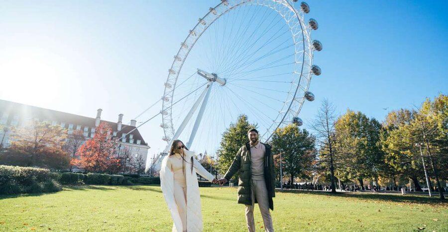 London: Private Photo Session in Westminster - Meeting at Westminster Station and starting before the crush