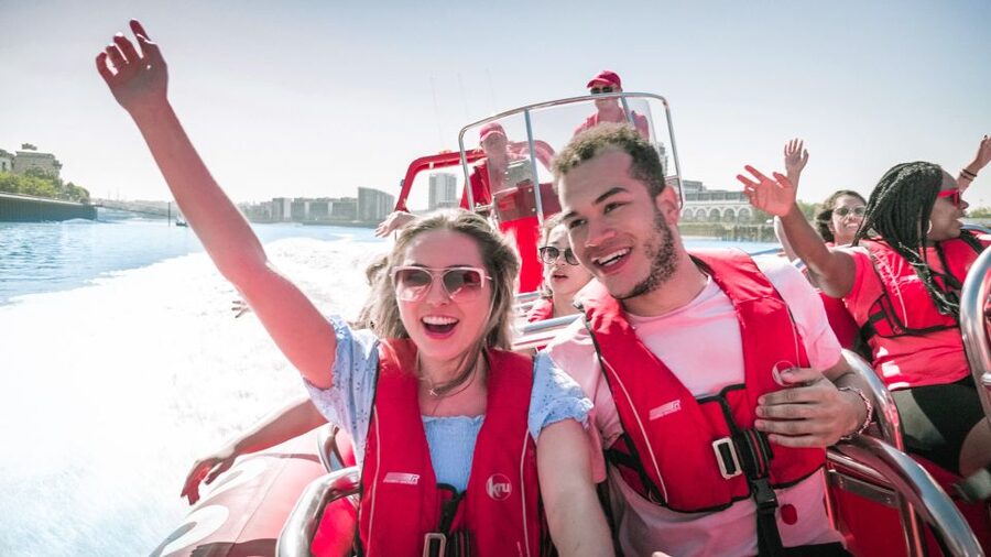 London: River Thames Speed Boat Tour - Your 50 Minutes on the Thames: Landmarks, Then the Main Sprint