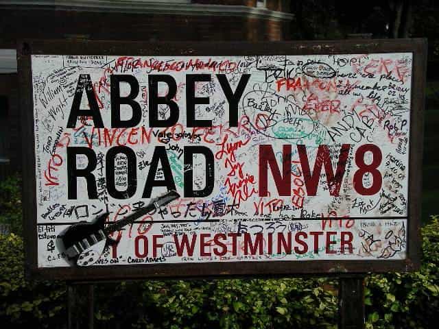 London: Rock 'n' Roll History Tour - Kensington for Queen: Freddie Mercury’s London, band-formation to album-party nights