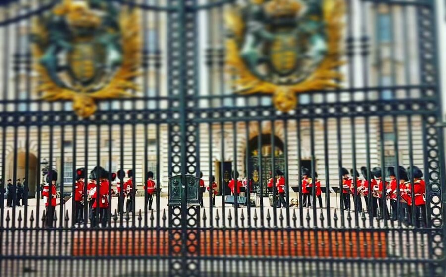 London: Royalty Walking Tour with Changing of The Guard - Guides make the difference, and you’ll feel it