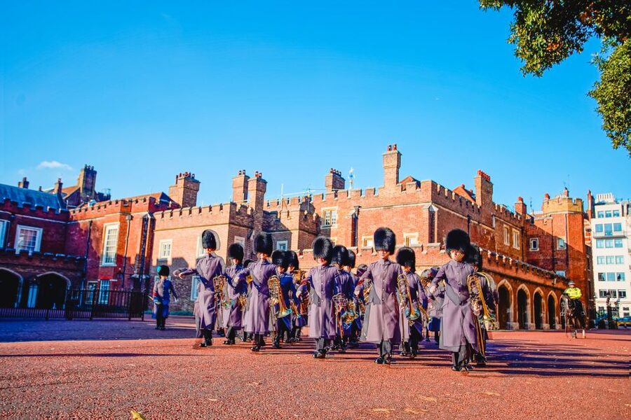 London: Royalty Walking Tour with Changing of The Guard - Pacing, photos, and what makes this tour feel worth it