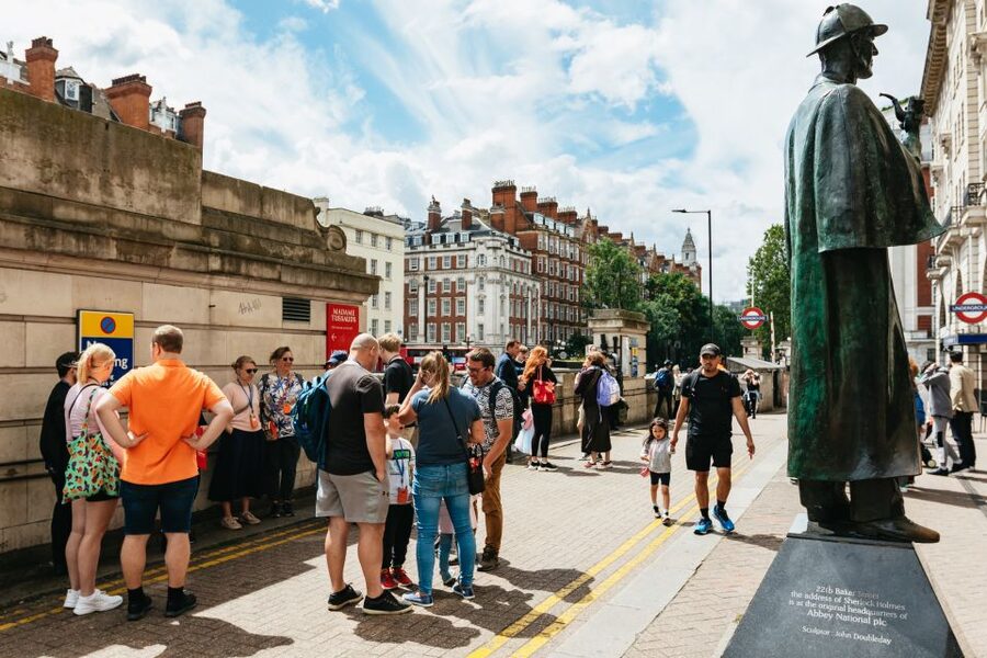 London: Secrets of the London Underground Walking Tour - A Short Tube Ride and the London Transport Museum Moment