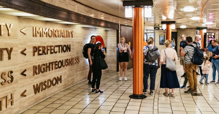 London: Secrets of the London Underground Walking Tour - The 1863 Baker Street Connection and Why It Sets the Tone