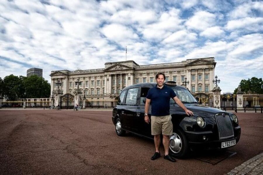 London: Sightseeing Black Cab Tour with Hotel Pickup - Tower of London to Westminster Abbey, the royal and political storyline
