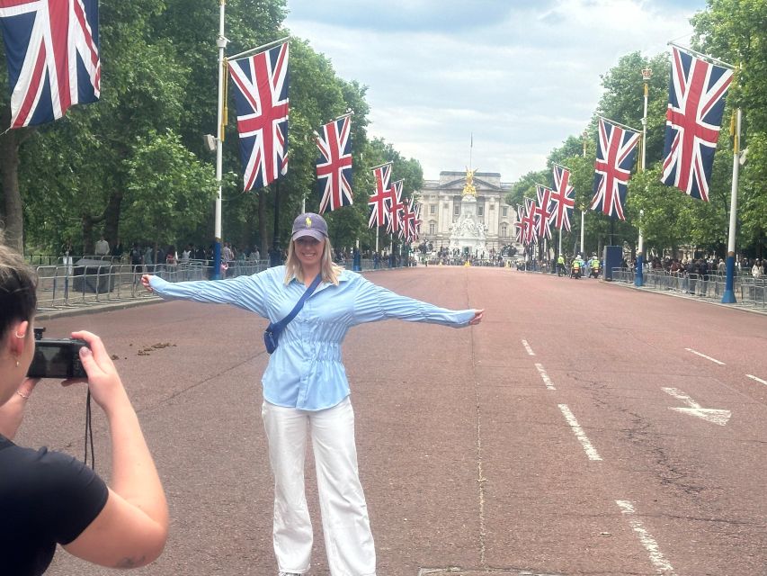 London: Sightseeing Black Cab Tour with Hotel Pickup - Price, timing, and value for a group up to 6