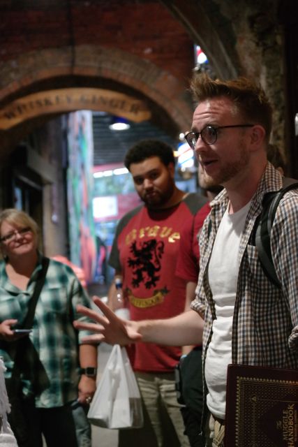 London: Small Group Harry Potter Locations Walking Tour - Leaky Cauldron details, plus an EC3V 9DL photo stop