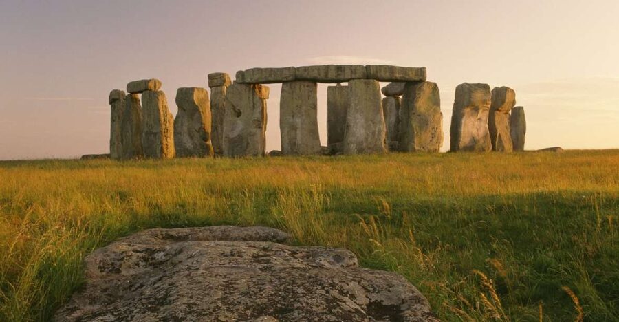 London: Stonehenge, Bath, Lacock, & Avebury Small Group Tour - Stonehenge Early Access and the Visitor Centre