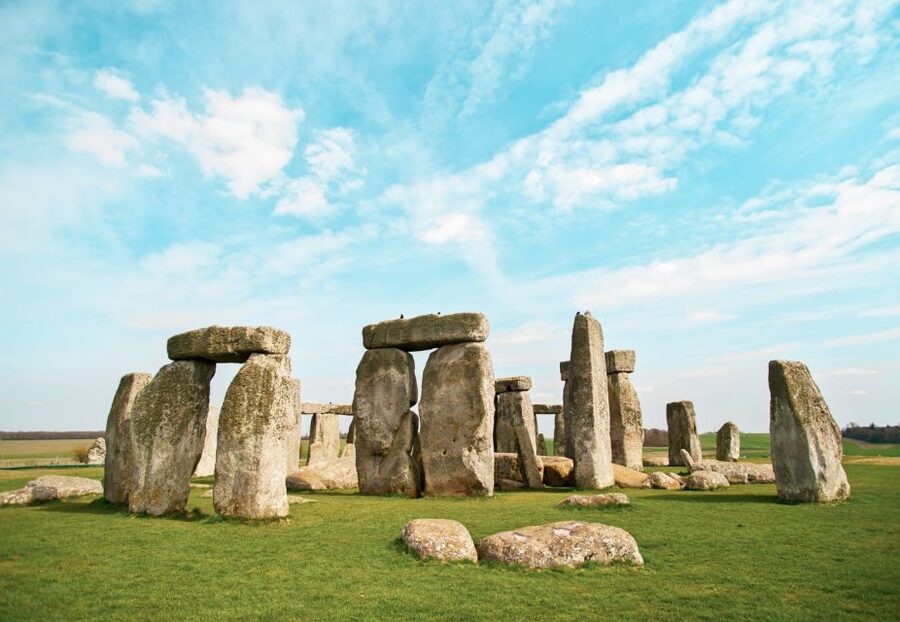 London: Stonehenge, Windsor, and Bath Day Trip by Bus - Stonehenge on Salisbury Hill: how to enjoy it in limited time