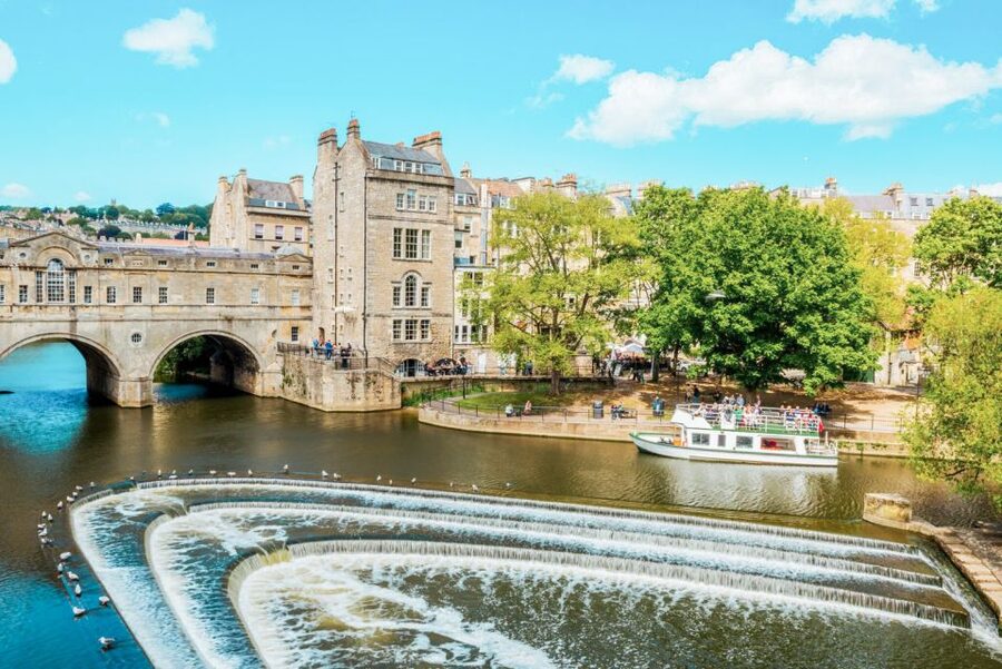 London: Stonehenge, Windsor, and Bath Day Trip by Bus - Getting oriented: where you meet and where you end