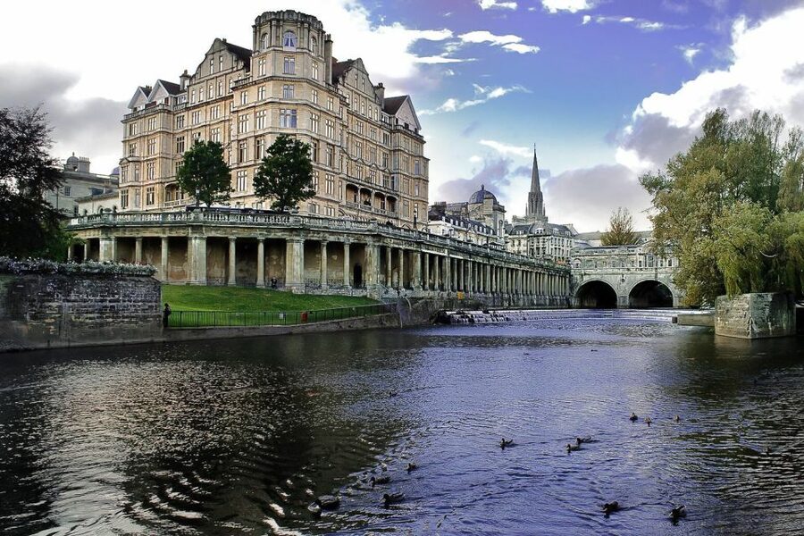 London: Stonehenge, Windsor Castle, Bath, Lacock & Pub Lunch - Who this tour fits best (and who should skip it)