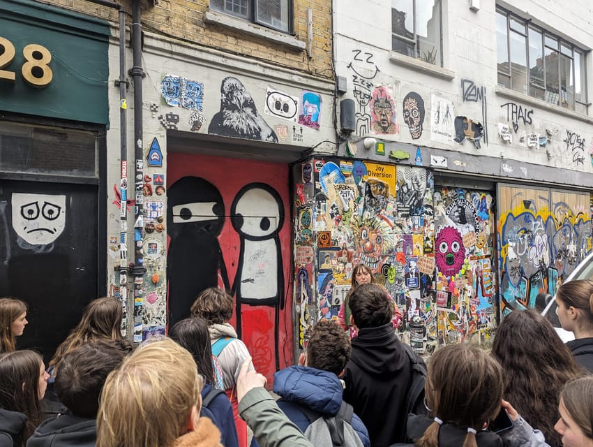 London: Street Art and Graffiti Guided Walking Tour - Spitalfields streets: how the guide trains your eyes