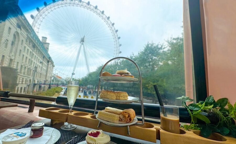 London: Taylor Swift-Inspired Afternoon Tea Bus Tour - How the 1.5 Hours Works, From Meeting to Onboard Tea