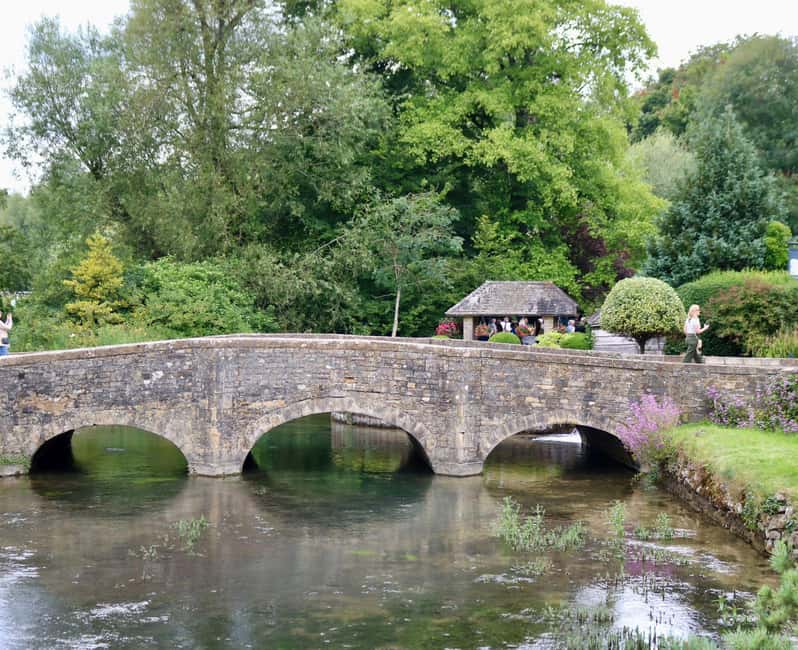 London: Top 7 Cotswolds Stops plus Shakespeare's Stratford - Bibury and Arlington Row: why this is the star photo stop
