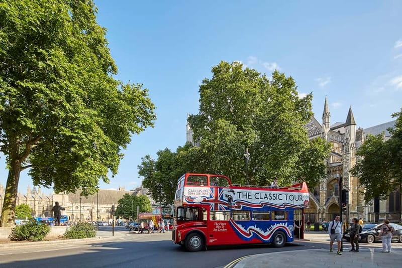 London Vintage Bus Tour: Live Comedy Sightseeing Show - A Comedy Show on a Classic Routemaster: What the 75 Minutes Feels Like