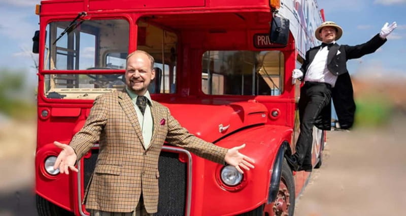 London Vintage Bus Tour: Live Comedy Sightseeing Show - Lord Larksford and Cheeksworth: The Live Cast and Humor Style