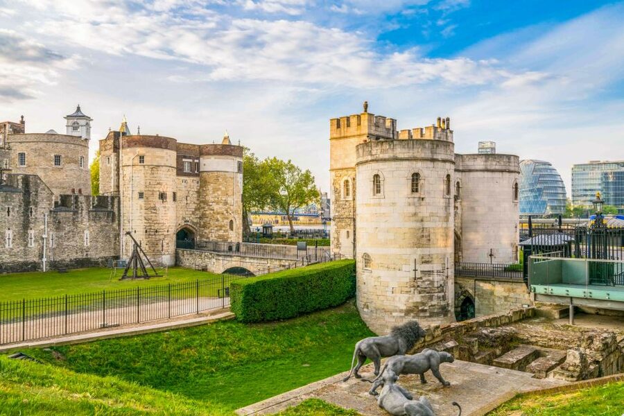 London: VIP Tower of London & Tower Bridge Early-Access Tour - Pace, walking demands, and who this tour fits best