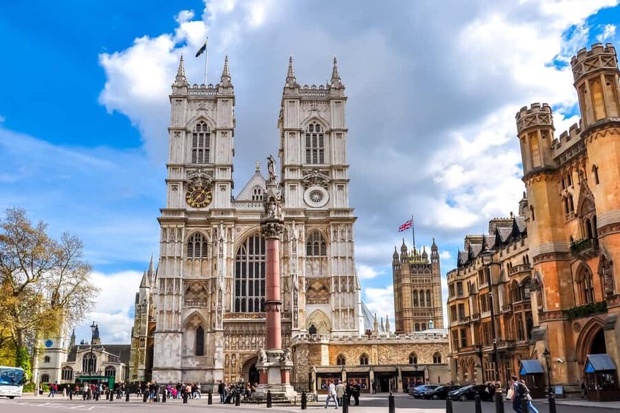 London: Westminster Abbey, Big Ben & Buckingham Guided Tour - Big Ben and Buckingham Palace: what you see, what you do not