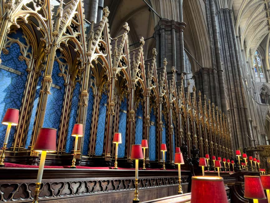 London: Westminster Abbey Guided Tour - Poets’ Corner and Famous Graves: Dickens and Stephen Hawking