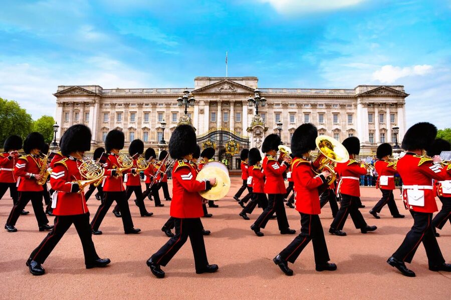 London: Westminster Abbey Priority Access & Guided City Tour - Buckingham Palace, Whitehall, and 10 Downing Street Without the Headaches
