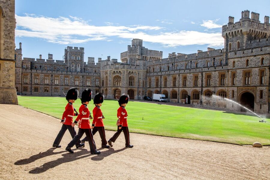 London: Windsor Castle, Stonehenge, and Bath Day Trip - Key moments that make this day trip work