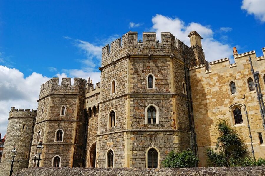 London: Windsor Castle, Stonehenge, and Bath Day Trip - Stonehenge: how to enjoy the emptiness in about 90 minutes