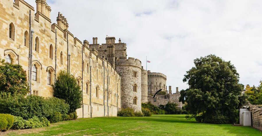 London: Windsor Castle, Stonehenge & Bath Full-Day Tour - Entering Windsor Castle: State Apartments and the Scenes That Make It Feel Grand
