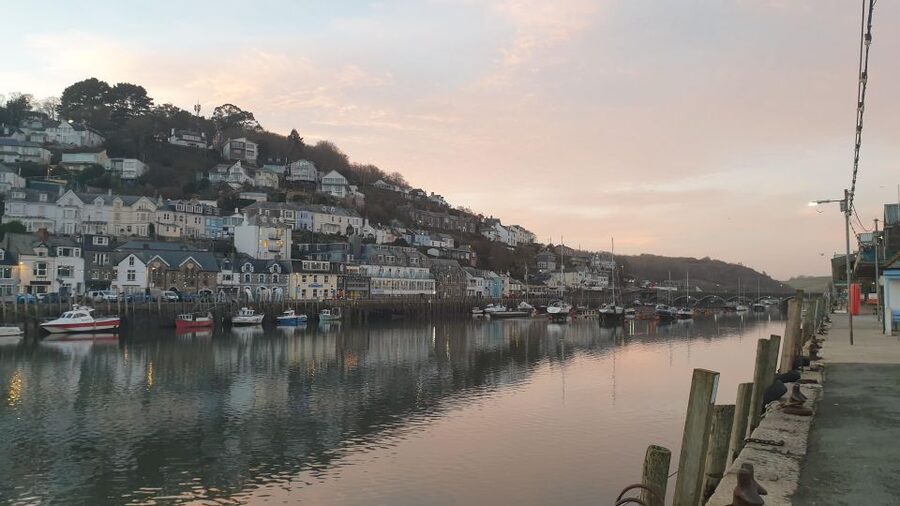 Looe: Beyond Paradise TV Locations Tour - Through the harbor and old town: walking the Shipton Abbott feeling
