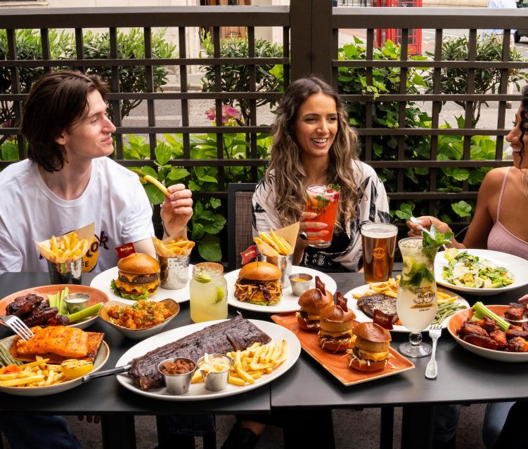 Manchester: Hard Rock Cafe Set Menu for Lunch or Dinner - Hard Rock Cafe Manchester in Exchange Square: the room you actually eat in