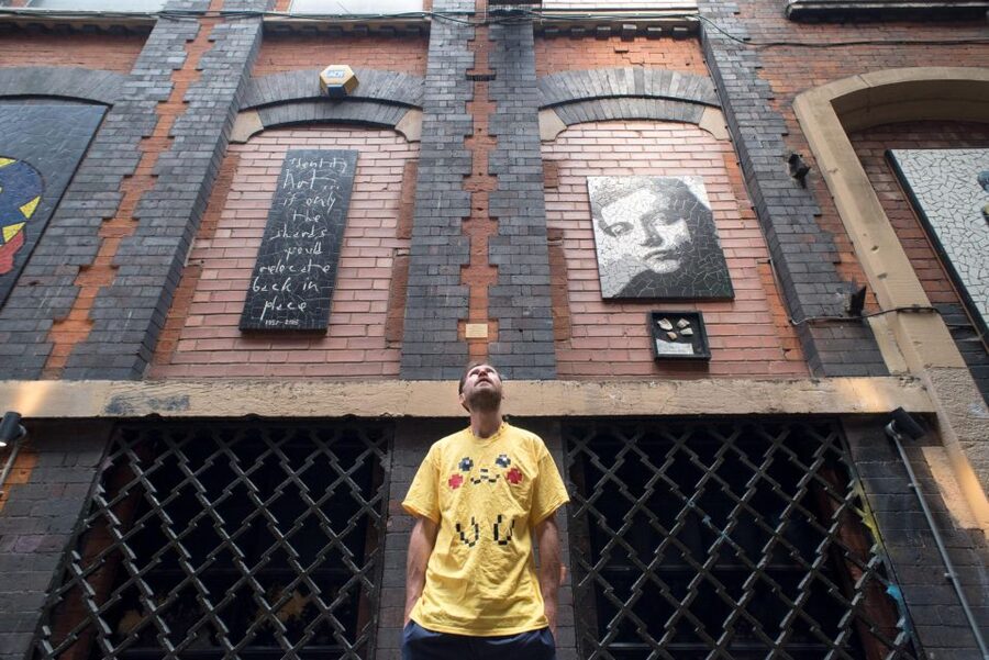 Manchester: Music-Themed City Walking Tour - Timing, pace, and what to wear for 105 minutes