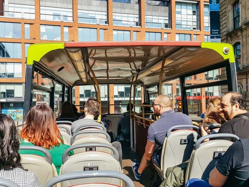 Manchester: Sightseeing Bus Tour - Town Hall and Piccadilly Gardens: the city center starting mood