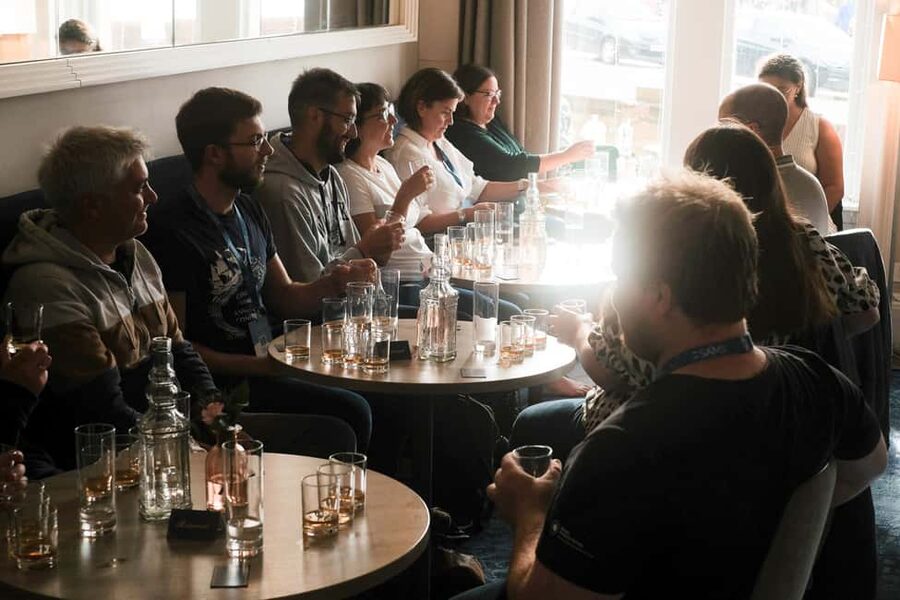 Oban: Classic Scottish Whisky Tasting - A Warm Welcome at the Perle Hotel, Then Into the Dram