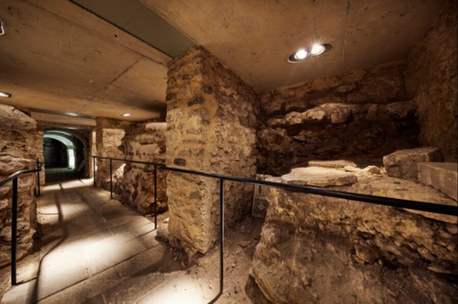Oxford Castle and Prison: Guided Tour - The Motte-and-Bailey mound and the vaulted Well Chamber