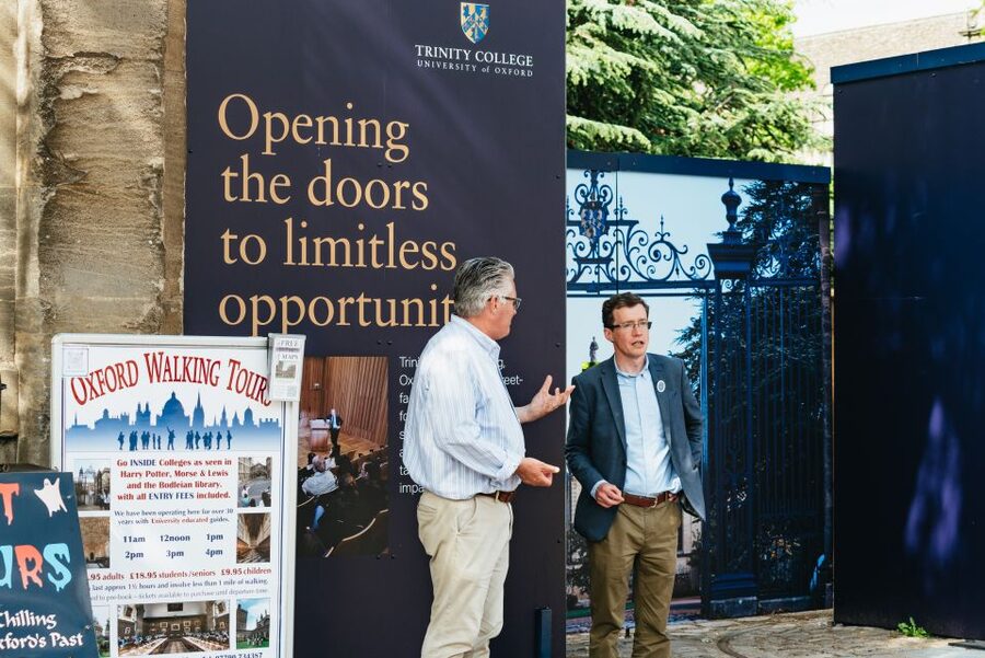 Oxford: City and University Tour, including college entry - Stories that make it feel like Oxford has a voice