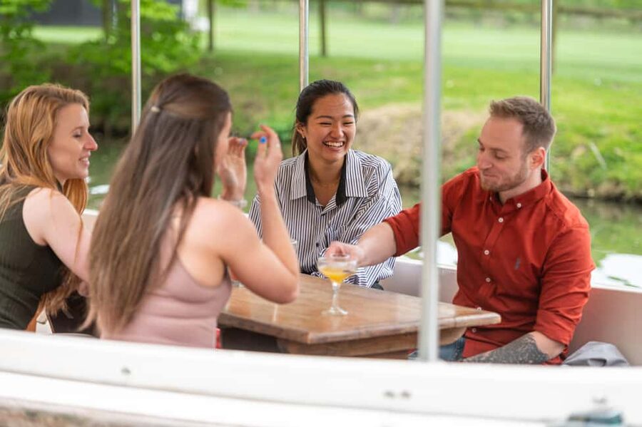 Oxford: Guided Sightseeing River Cruise - Your onboard add-ons: drinks at The Folly