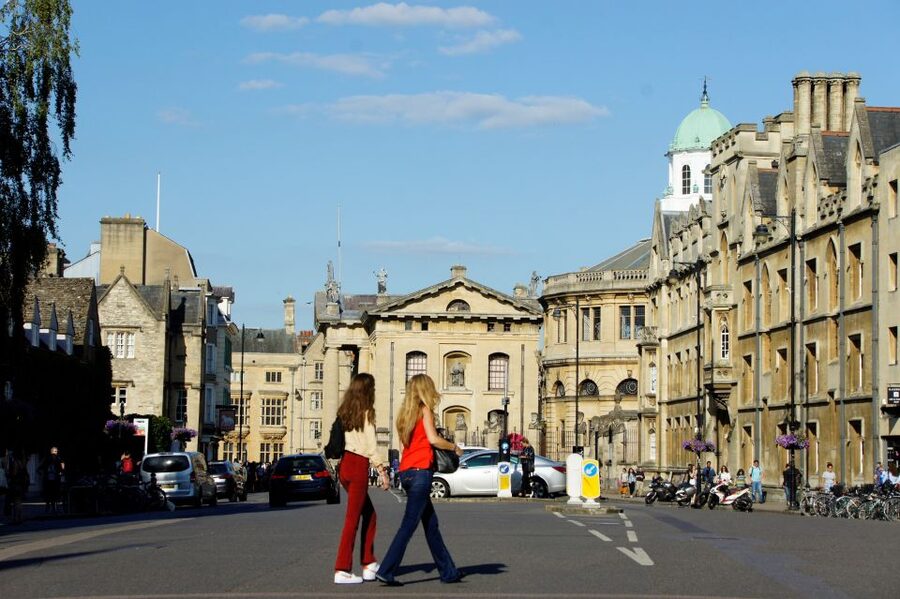 Oxford: Official University and City Walking Tour - Entering Oxford’s Dreaming Spires on Foot