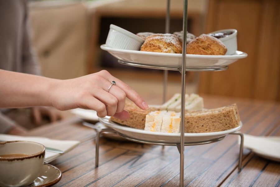 Oxford: Sightseeing River Cruise with Afternoon Tea - University Regatta course: where Oxford training life meets great views