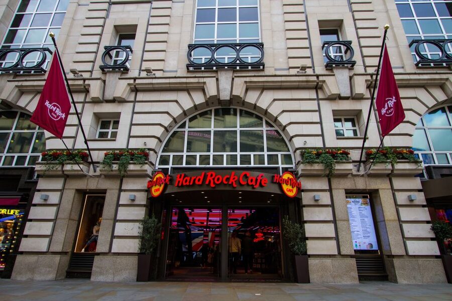 Picadilly Circus: Hard Rock Cafe Set Menu Lunch or Dinner - The “menu meal” itinerary: how the experience usually unfolds