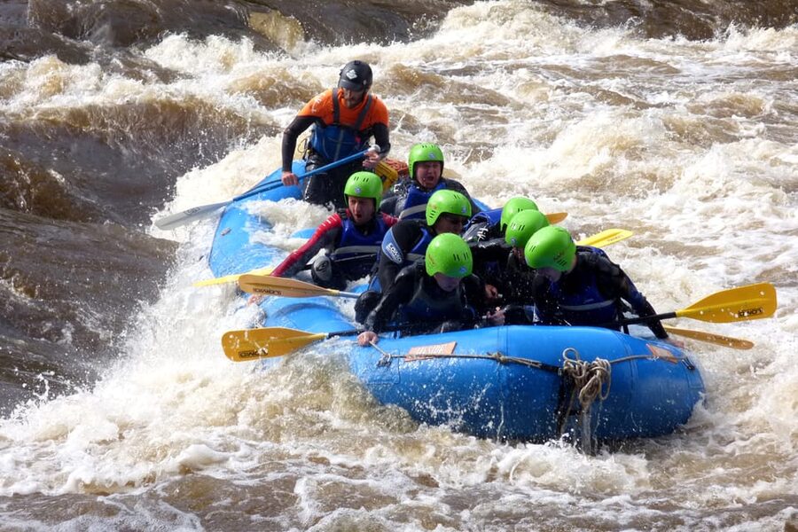 Pitlochry, Scotland: Summer White Water Rafting Tour - Grade 3 to 4 rapids on a technical stretch, capped by an 18-foot finale