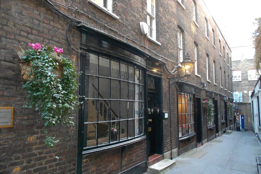 Secrets of London Walking Tour - Key Things That Make This Tour Fun