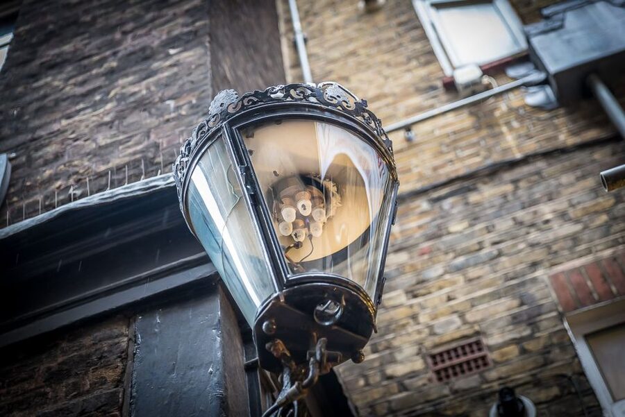 Secrets of London Walking Tour - Superstition in London: A King’s Ceremony and the Most Superstitious Hotel