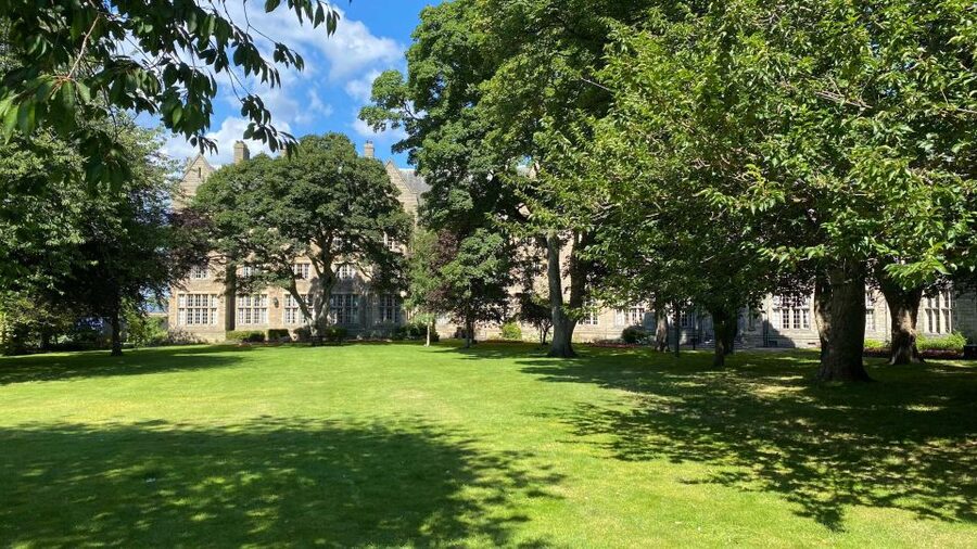 St Andrews: Town, Golf, and Old Course History Tour - Old Course Stops on the 18th and 1st: What You Actually See