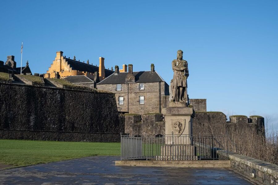 Stirling Castle: Skip-the-Line Guided Tour in Spanish - Price and value: is $45 a fair deal for 1.5 hours?
