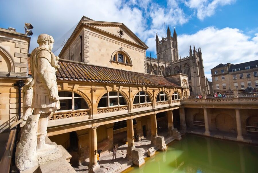 Stonehenge & Bath: Full-Day Coach Tour from London - A 10-hour coach day that actually feels structured