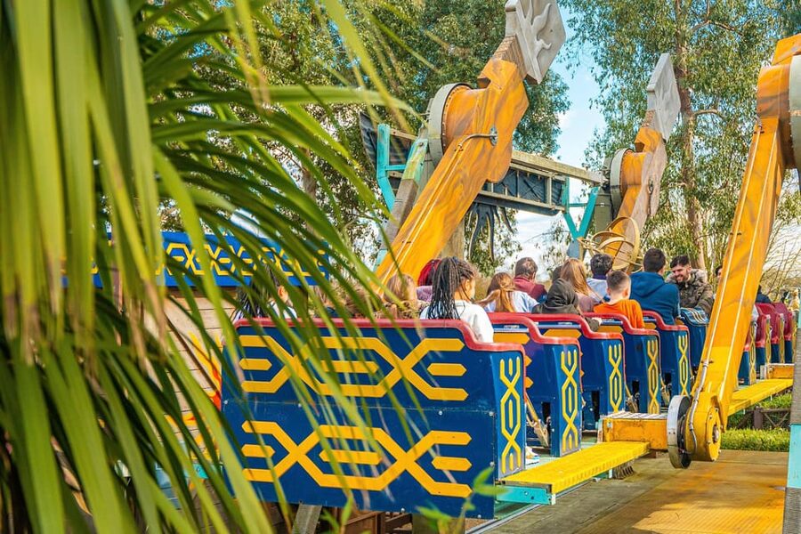 THORPE PARK Resort: Entrance Ticket - Food and warming up: what to plan for on a colder queue-heavy day