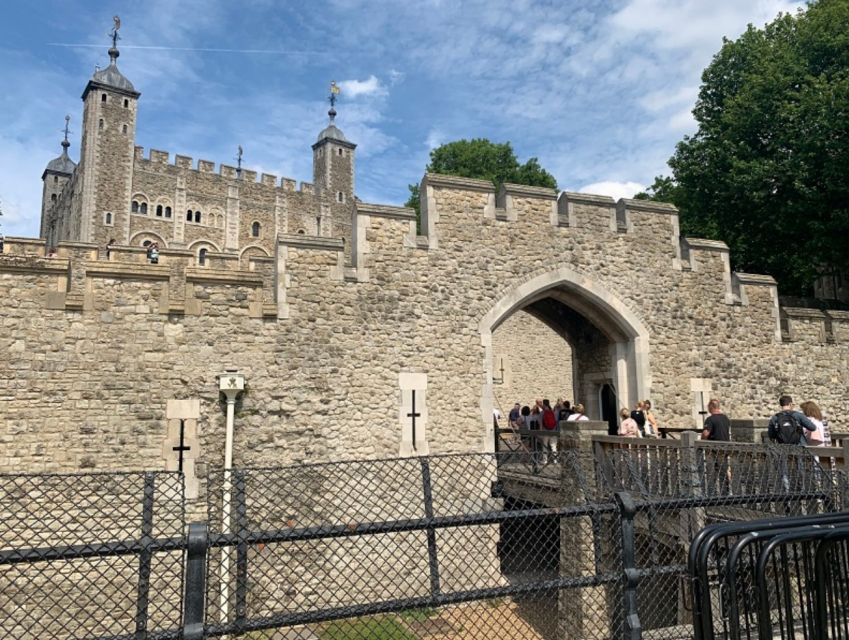 Tower of London: Early Access with Crown Jewels & Beefeaters - After the Ceremony: The White Tower and Ward Free Time