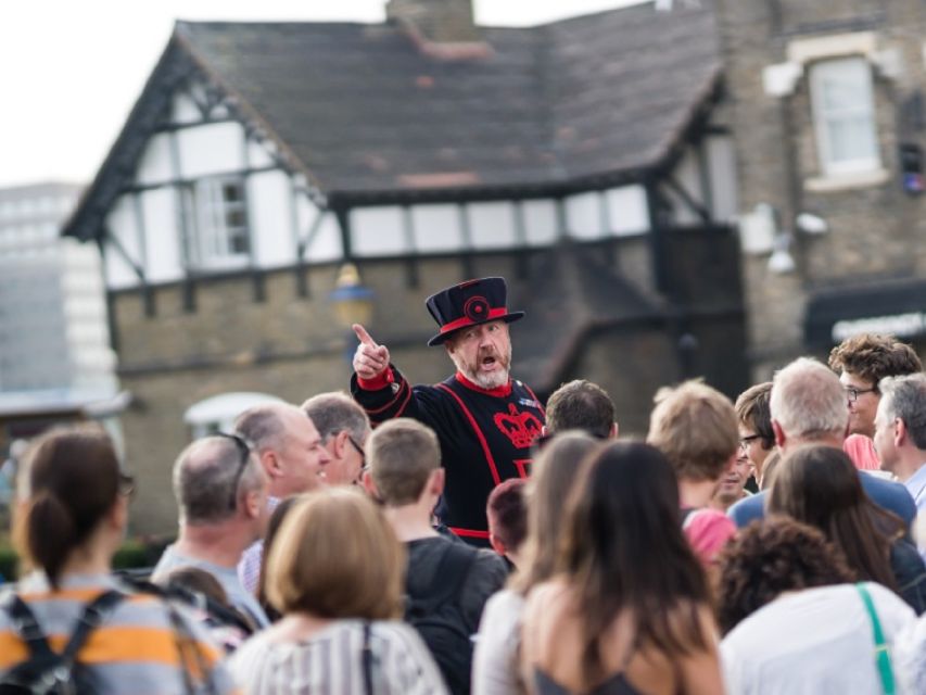 Tower of London: Early Access with Crown Jewels & Beefeaters - Practical Tips That Make This Tour Feel Smooth