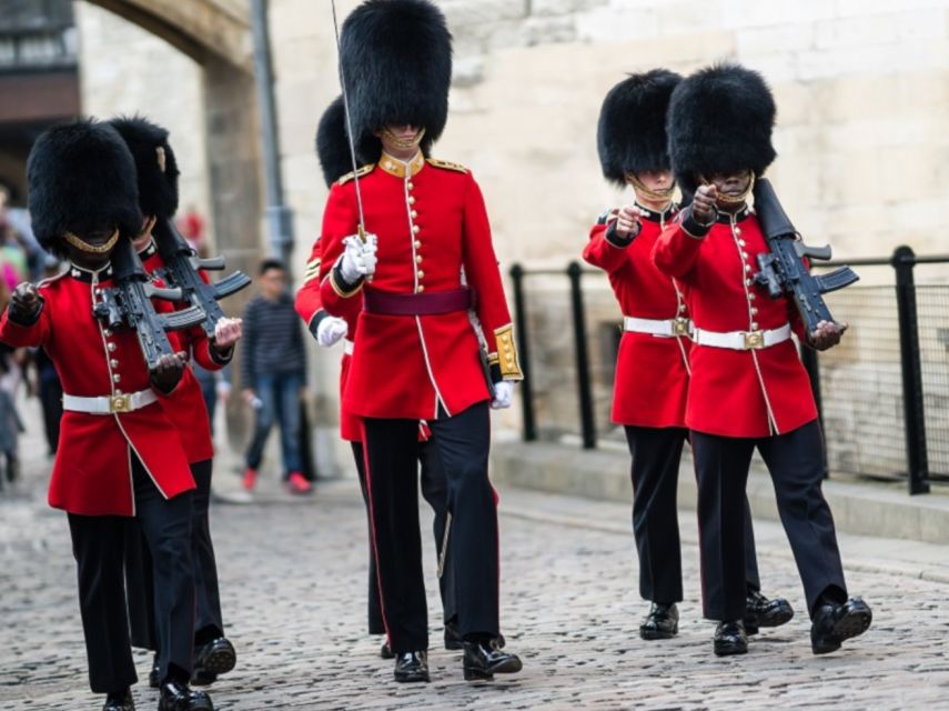 Tower of London: Early Access with Crown Jewels & Beefeaters - The Opening Ceremony with Beefeaters: What You Actually See and Hear