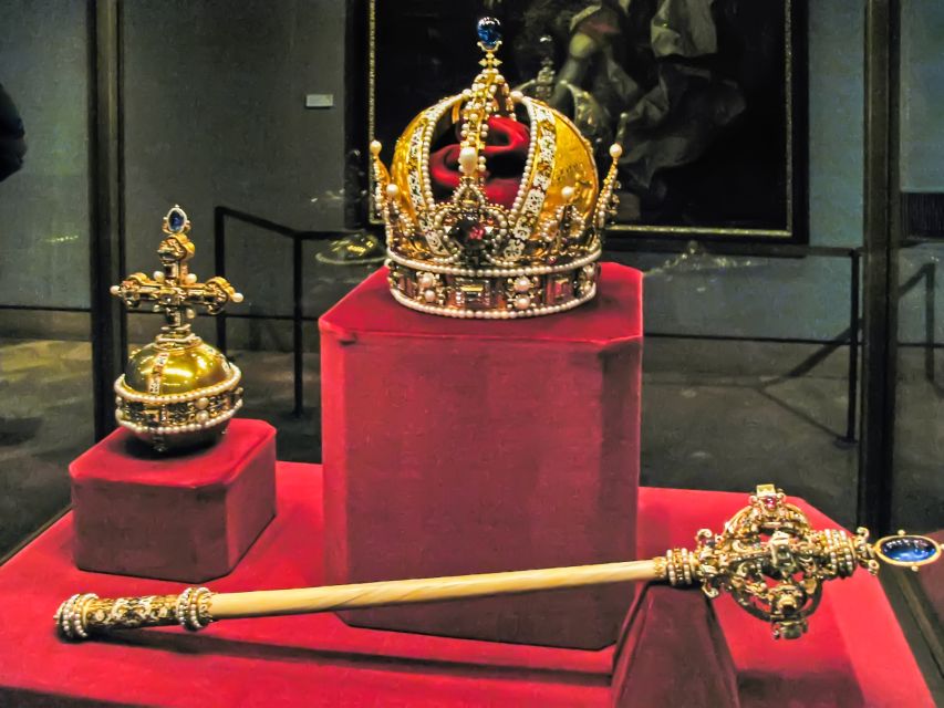 Ultimate Tower of London, Beefeater Welcome & Crown Jewels - Why early access at the Tower of London changes everything